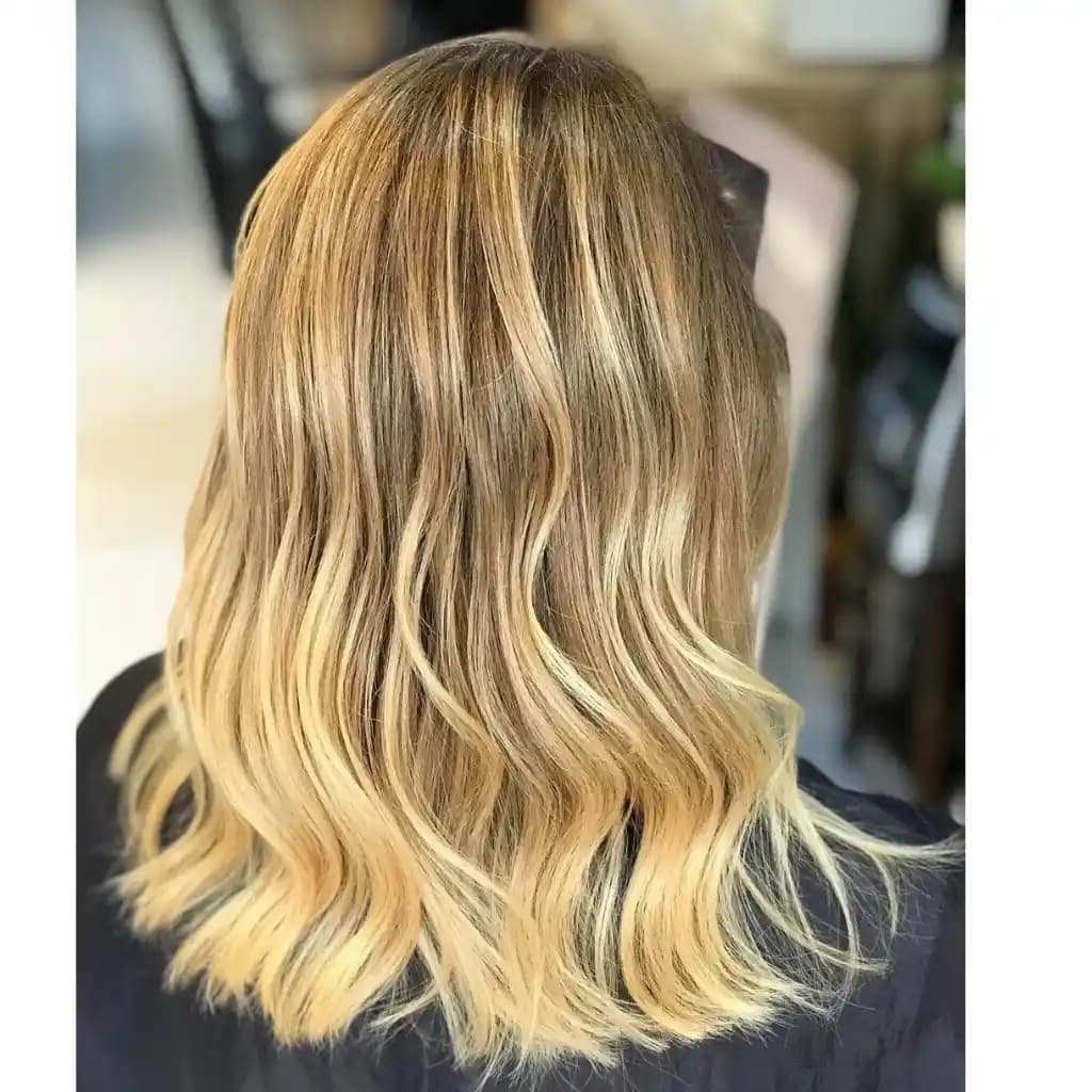 Sıcak Sarı Saç ve Yapay Zeka: Kozmetik ve Kişisel Bakımda Yeni Teknolojiler