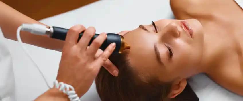 Cilt Sıkılaştırma Yöntemleri ve Doğal Uygulama İpuçlarıyla Genç Görünüm