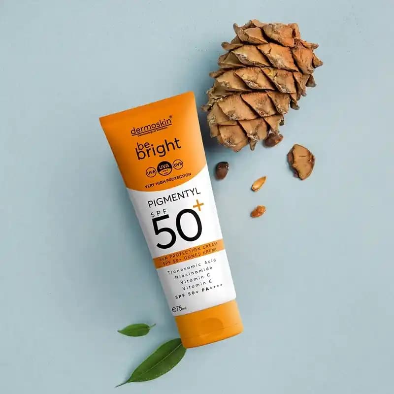 Dermoskin Be Bright Renkli Güneş Kremi: Güneş Koruma ve Cilt Parlaklığı Sağlayan Çözüm