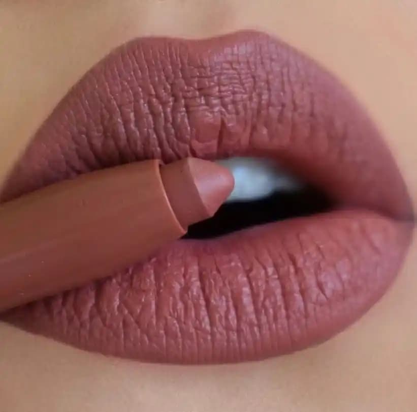 Dudak Kalemi Seçimi ve Makyajda Doğru Renk Kullanımı Rehberi