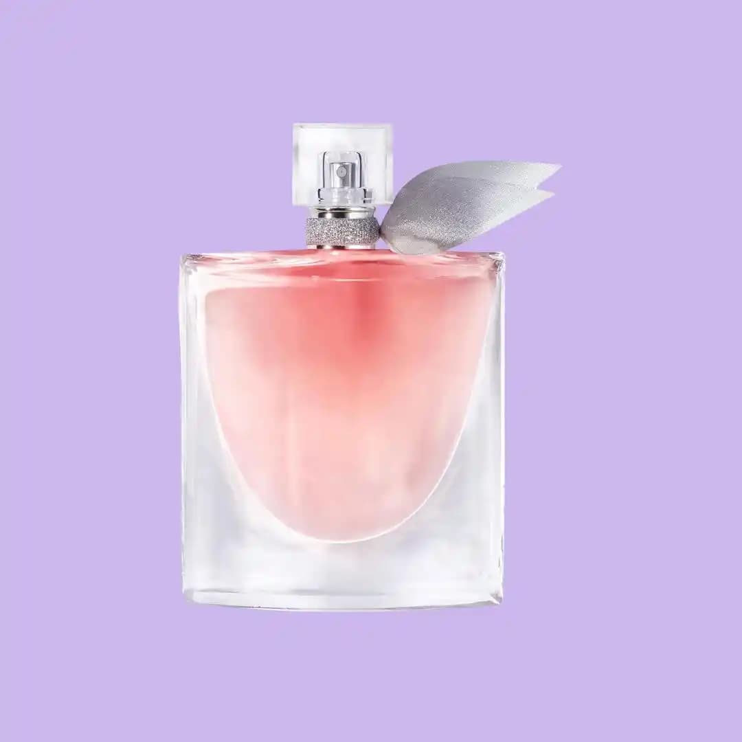 En Çok Sevilen Kadın Parfümleri ve Bu Kokuların Popülerlik Nedenleri