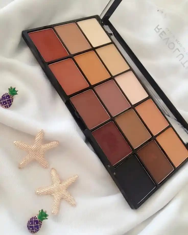 En Güzel Far Paleti Seçimi: Renk ve Kalıcılık İçin Uzman Tavsiyeleri