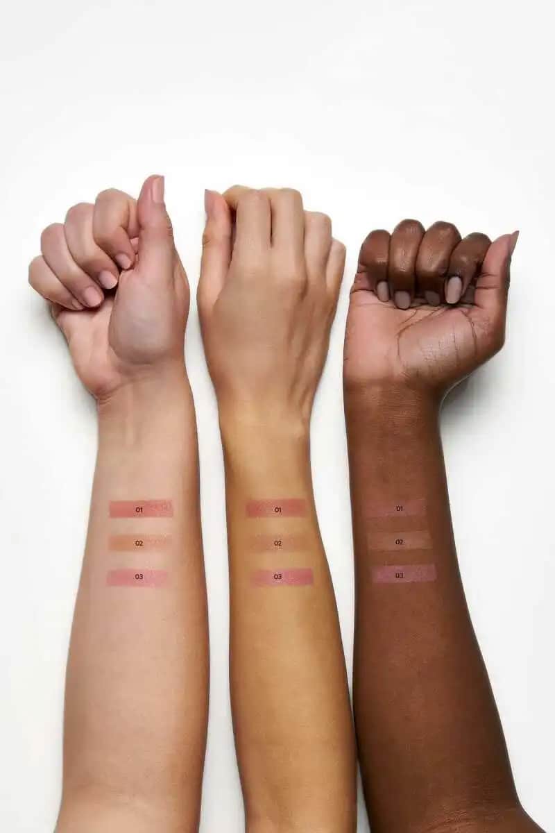 En İyi Allık Seçimi ve Uygulama Yöntemleriyle Doğal Güzelliğinizi Vurgulayın