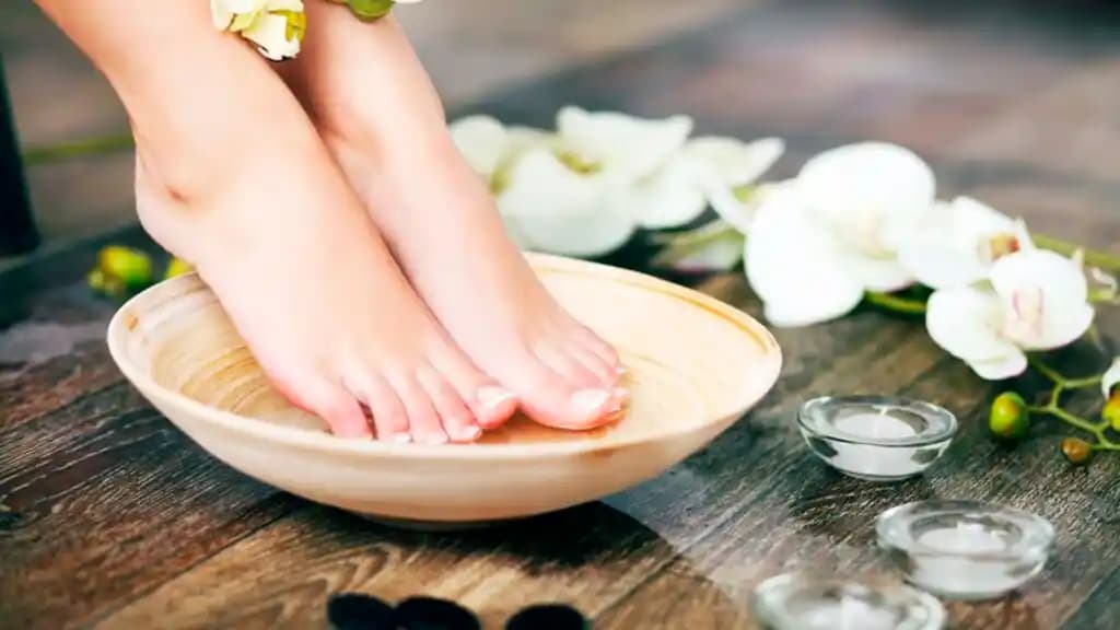 Evde Ayak Bakımı Rehberi: Sağlıklı ve Güzel Ayaklar İçin En İyi Yöntemler