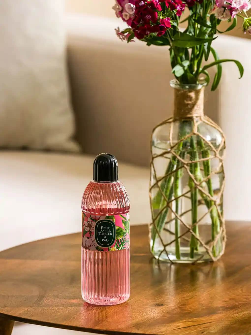 Eyüp Sabri Tuncer Kiraz Çiçeği Kolonyası: Geleneksel ve Modern Zarafetin Buluşması