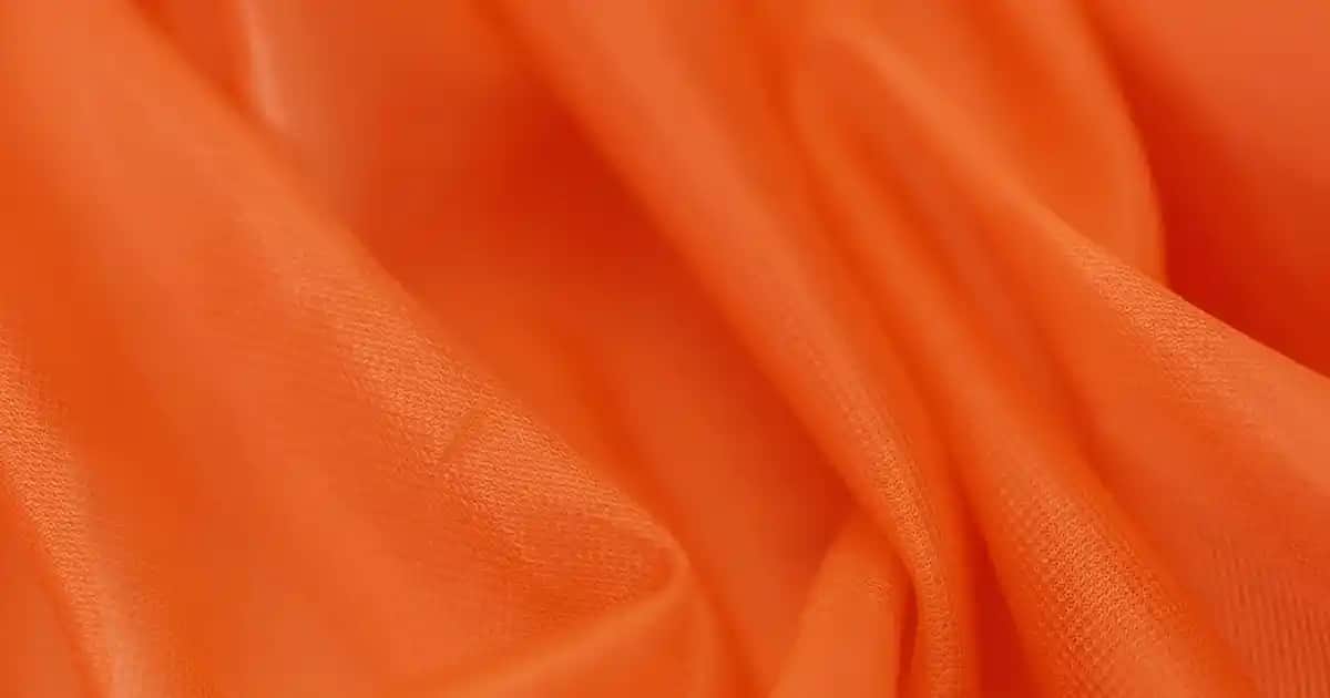 Golden Rose Yıldızlı Oje ile Şık ve Parlak Tırnak Dekorasyonu Rehberi