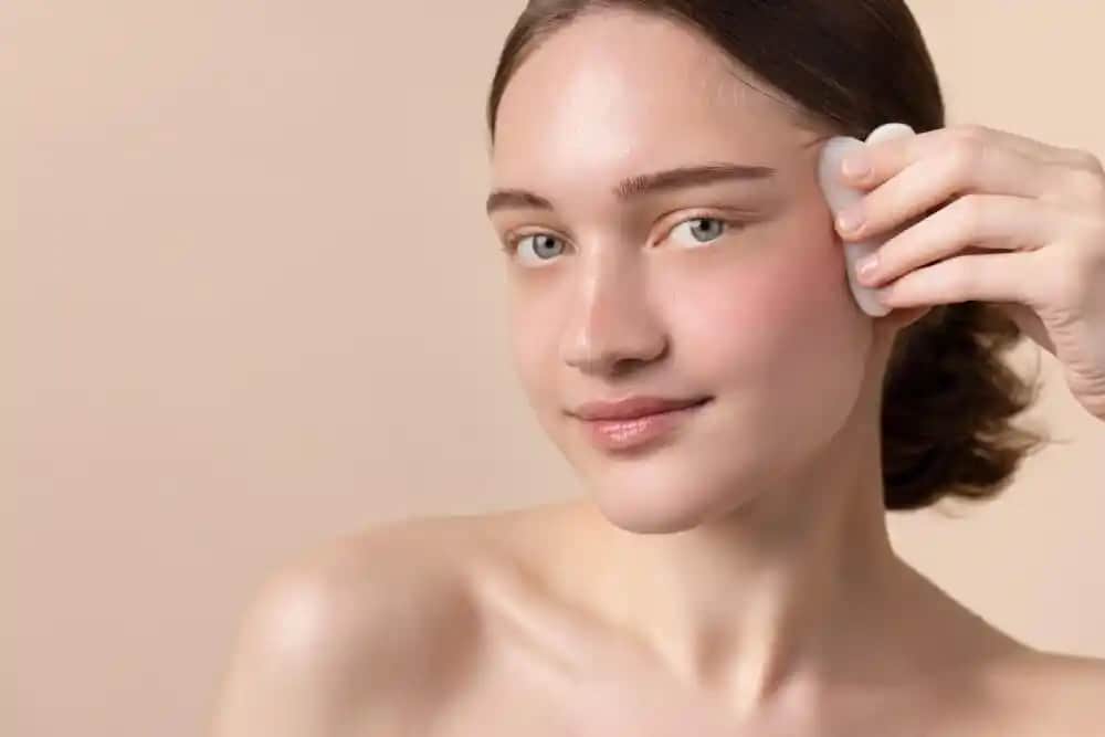 Gözenek Sıkılaştırıcı Doğal Yöntemler ve Cilt Sağlığını Destekleyen İpuçları