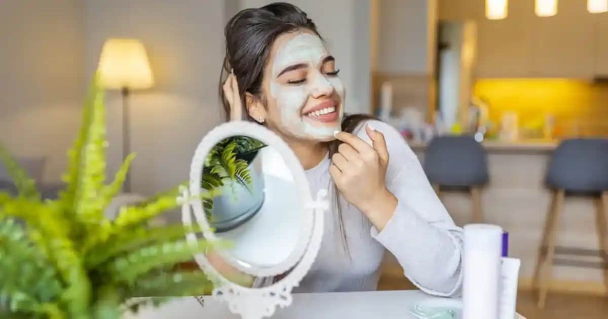 Gözenek Sıkılaştırıcı Evde Uygulamalar: Doğal ve Etkili Cilt Bakımı Rehberi