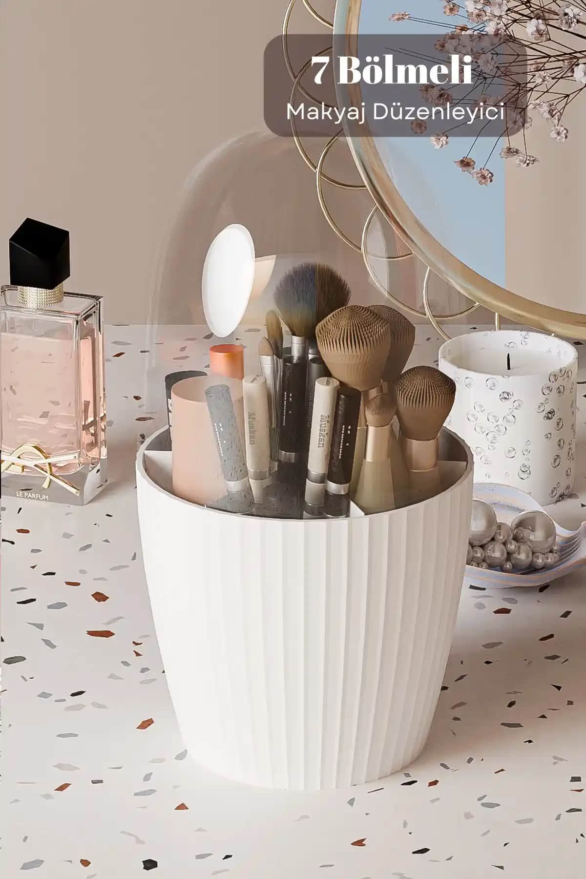 Kozmetik ve Kişisel Bakımda Fırça Organizerleri: Düzeni ve Estetiği Bir Arada Sunan Çözümler