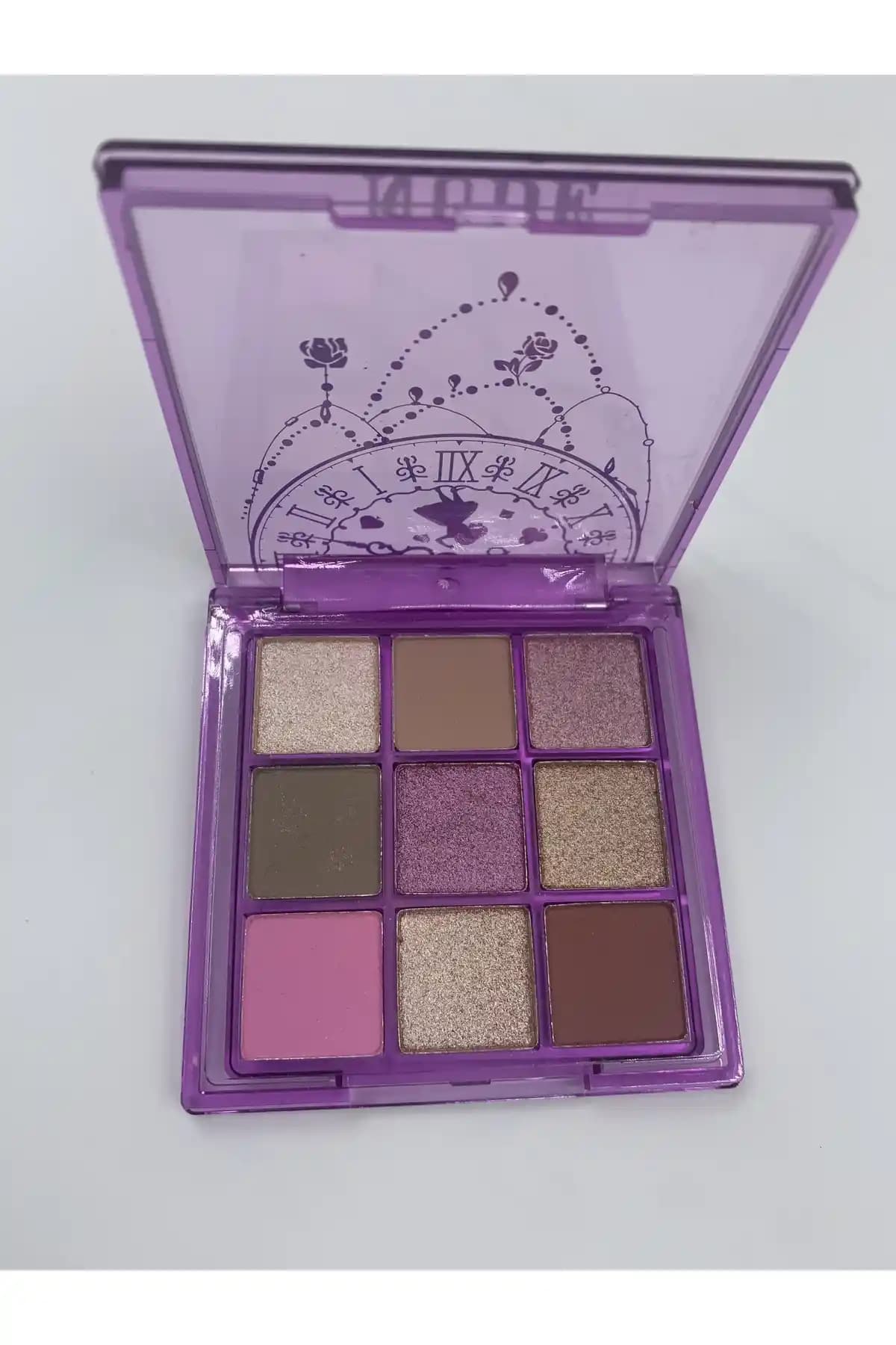 Küçük Far Paletleri: Taşınabilirlik ve Çok Yönlülük Sunan Makyaj Ürünleri