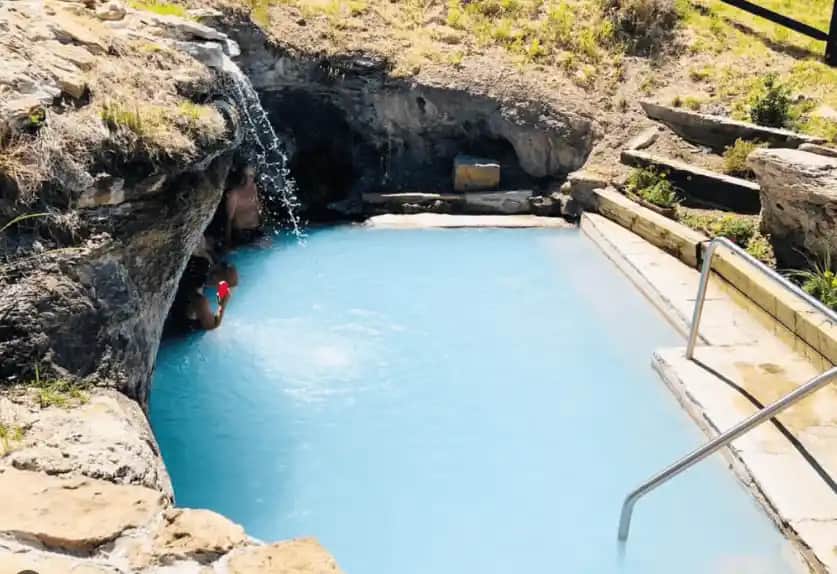 Kükürtlü Suyun Cilt Üzerindeki Etkileri ve Doğru Kullanım Yöntemleri