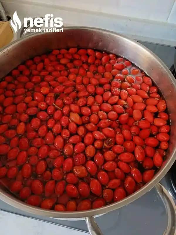 Kuşburnu ile Doğal Güzellik ve Cilt Sağlığı için Kullanım Yöntemleri ve Faydaları