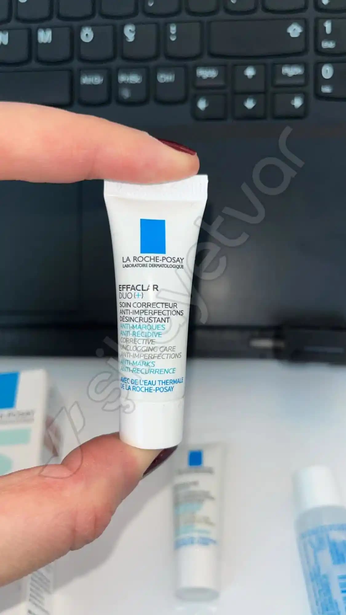 La Roche-Posay Effaclar Duo: Akne ve İzlerle Mücadelede Etkili Cilt Bakım Ürünü