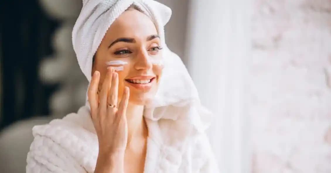 Makyaj Öncesi Cilt Bakımı Nasıl Yapılır ve Neden Önemlidir