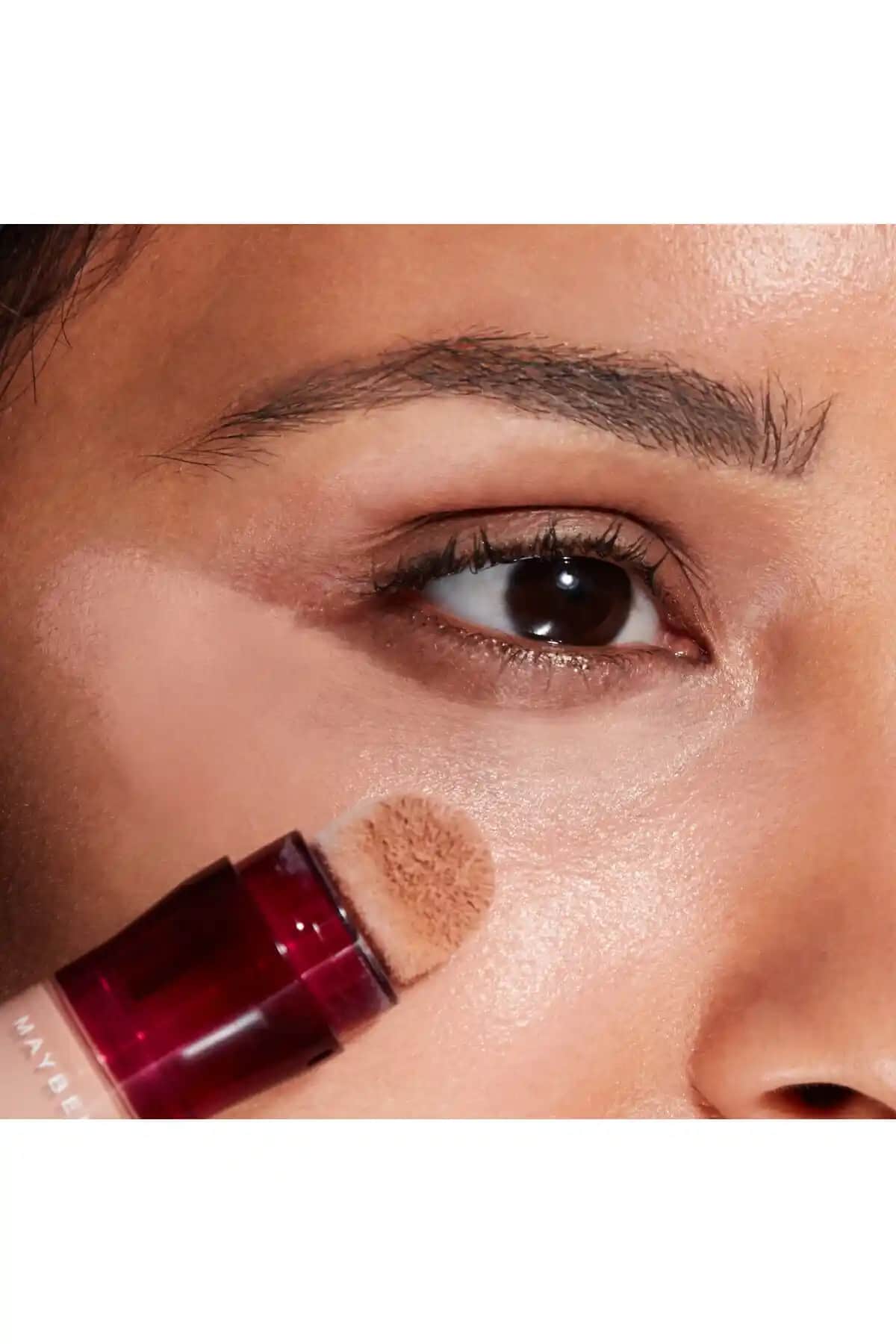 Maybelline New York Instant Anti-Age Eraser ile Gelişmiş Güzellik ve Cilt Bakımı Rehberi