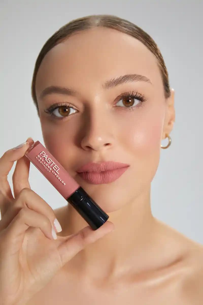 Pastel Likit Mat Ruj Renkleri: Doğallık ve Şıklığın Modern Buluşması