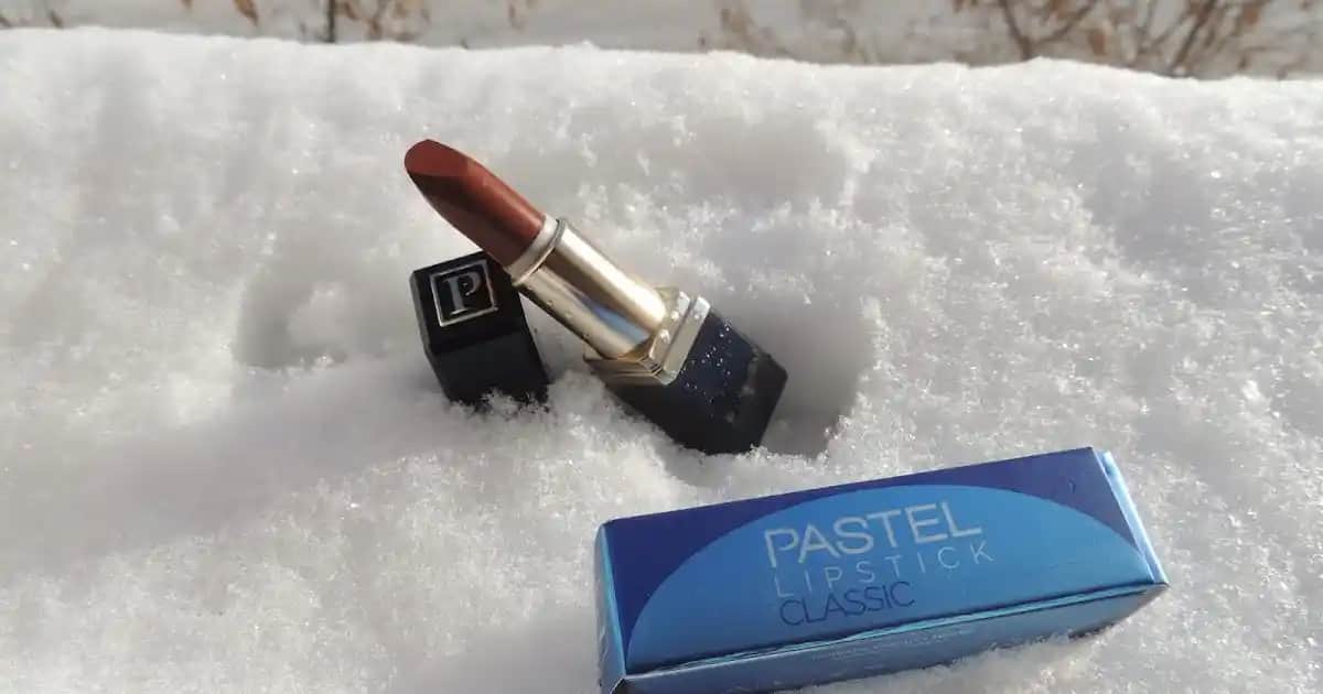 Pastel Renklerin Kozmetikteki Yeri ve Güncel Makyaj Trendleri Analizi