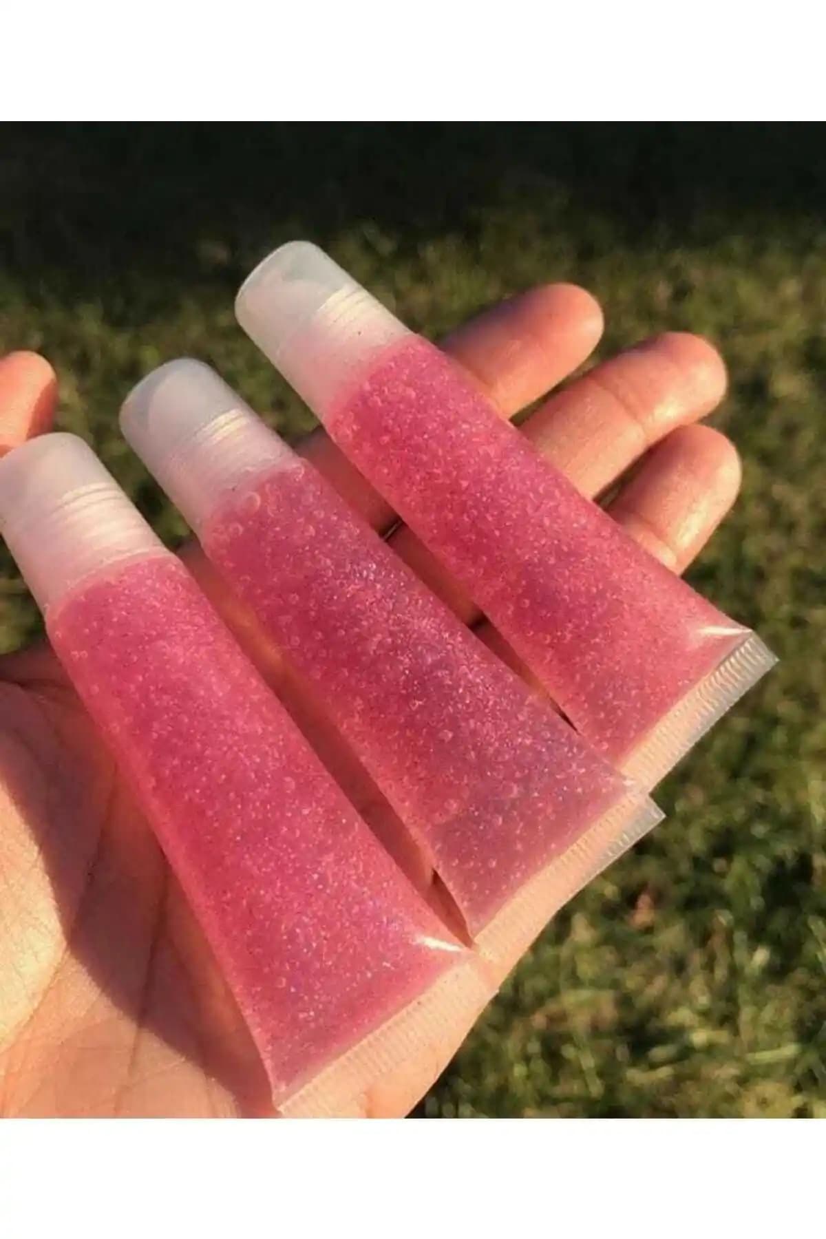 Pembe Ruj ve Lip Gloss Trendleri: Kozmetik Dünyasında Renkli Kendini İfade Yöntemleri