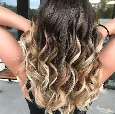 Saç Boyama Rehberi: Sağlıklı ve Güzel Saç Renkleri İçin En İyi Uygulamalar