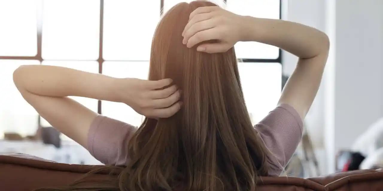 Saç Diplerinin Kuruması Nedenleri, Belirtileri ve Etkili Çözüm Yöntemleri
