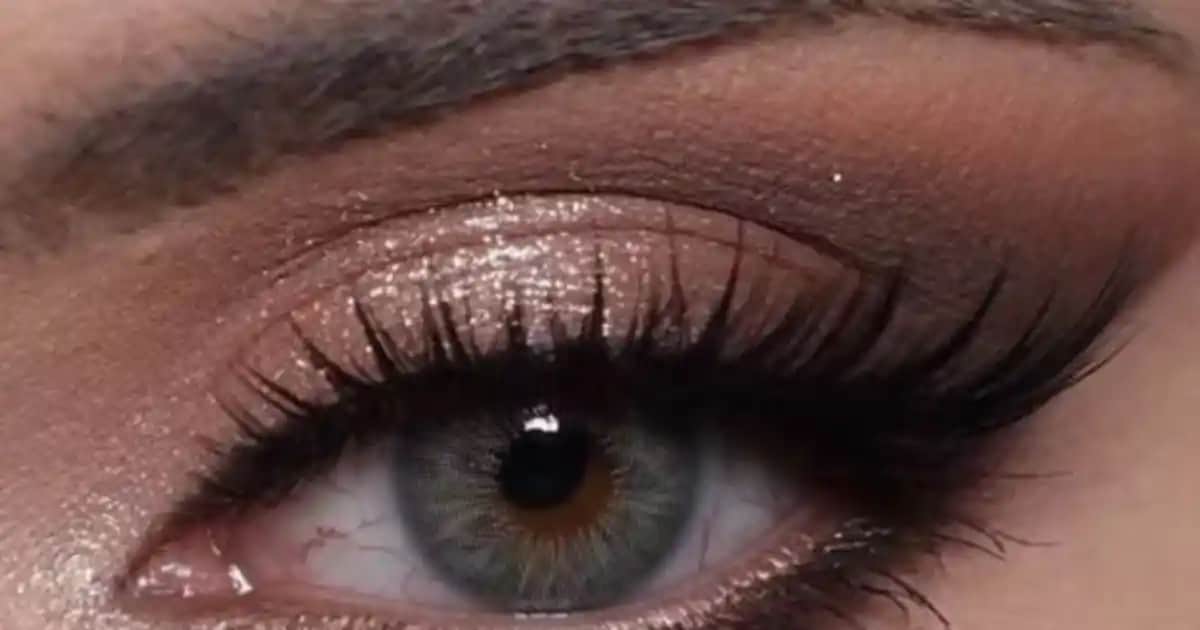 Siyah Göz Makyajında Hafif ve Kalıcı Çözümlerle Doğal Şıklık Yaratın