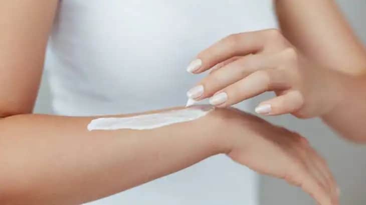 Tüy Dökücü Ürünlerin Kullanımı ve Potansiyel Zararları Hakkında Bilgilendirici Rehber