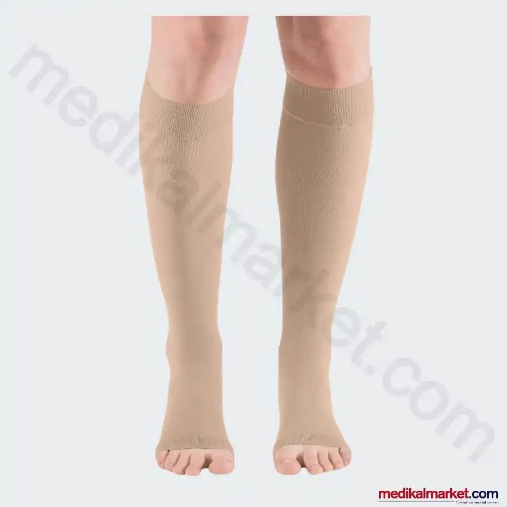 Varis Çorabı Çeşitleri ve Seçim Rehberi: Sağlık ve Estetiğin Birleştiği Çözüm