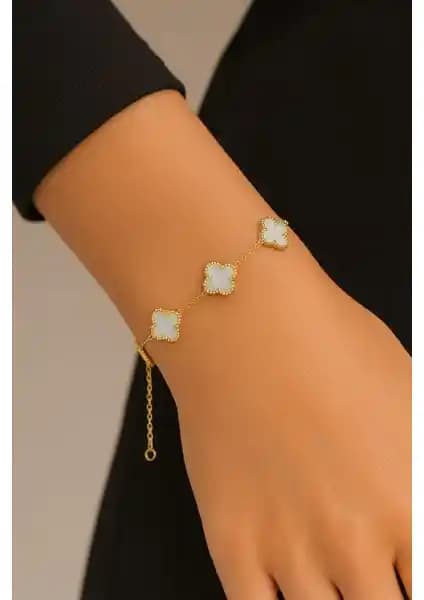 Edanın Takı Dünyası Yonca Bileklik: 316L Paslanmaz Çelik ile Zarafetin Yansıması