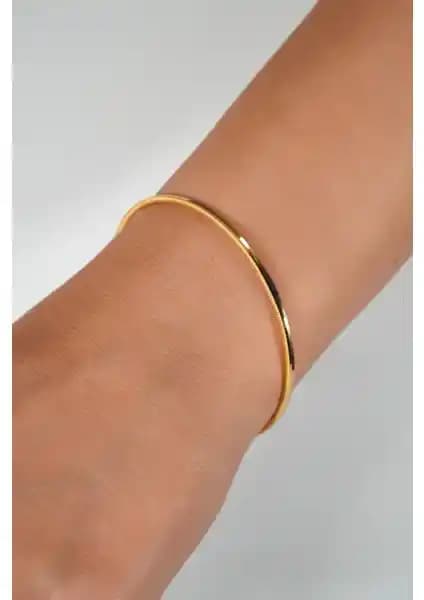 LesPeras Ajda Bilezik: 22 Ayar Altınla Zarafet ve Kalitenin Şık Buluşması