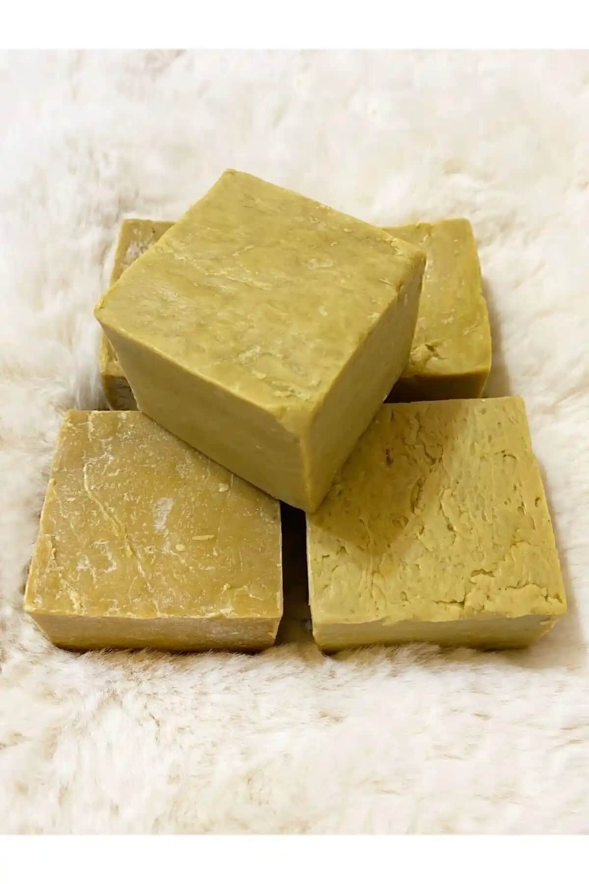 El Yapımı Doğal Defne Sabunu İki Adetli Paketle Cilt ve Saç Bakımında Doğal Çözüm