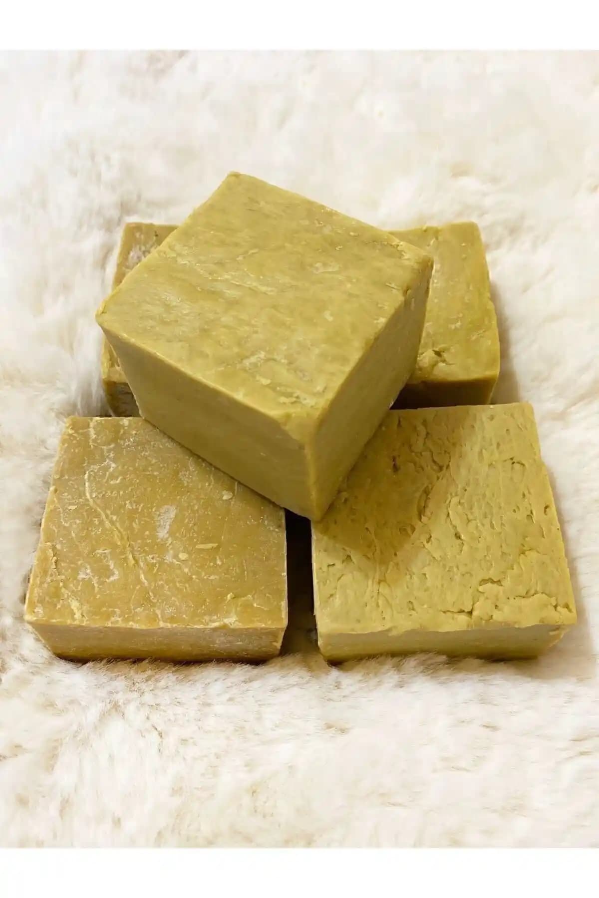 El Yapımı Doğal Defne Sabunu İki Adetli Paketle Cilt ve Saç Bakımında Doğal Çözüm