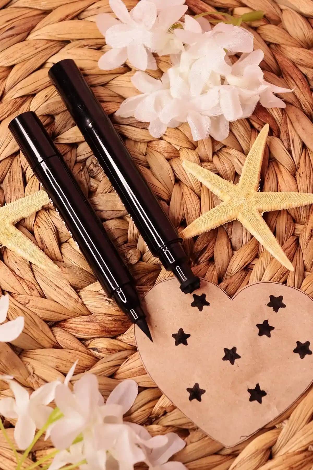 MUJGAN Yıldız Desenli Kalın Uçlu Çift Taraflı Siyah Mat Eyeliner İncelemesi