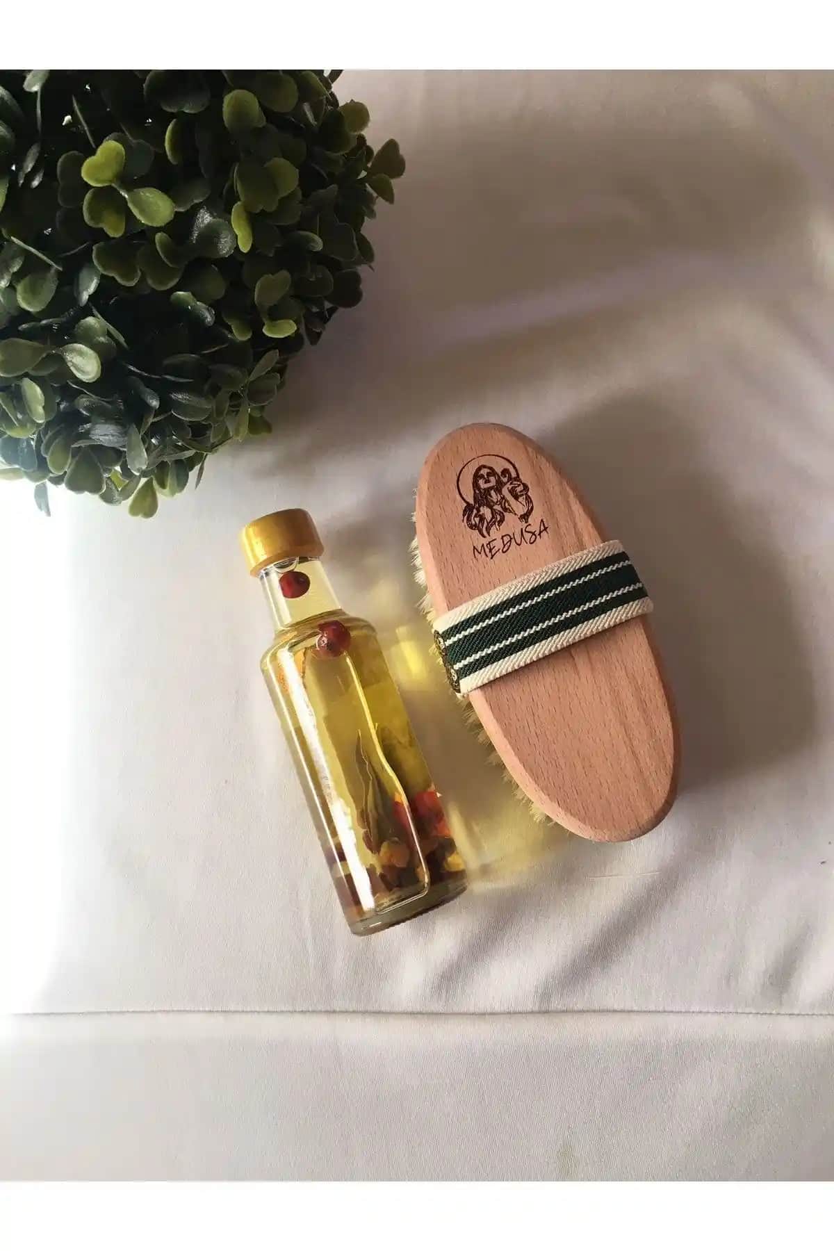 Medusa Doğal At Kılı Selülit Fırçası ile Cilt Bakımında Yenilikçi Yaklaşım ve Faydaları