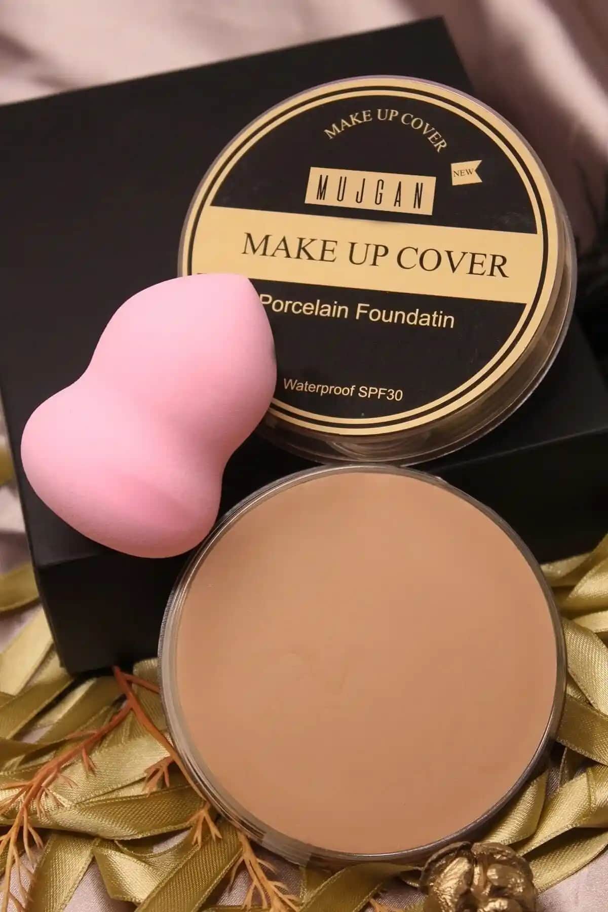 MUJGAN Makeup Cover Kapatıcı 210: Yüksek Kapatıcılık ve Dayanıklılık Sunan Profesyonel Makyaj Ürünü