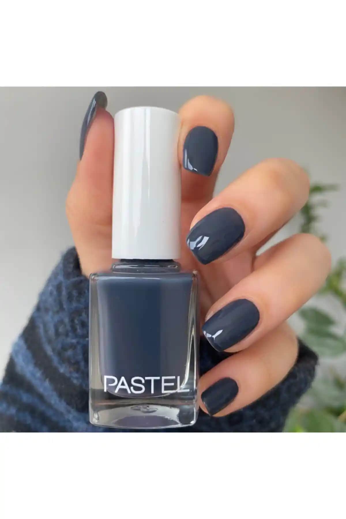 Pastel Oje N0:13 Gri ve No:43 Karşılaştırması: Renk ve Kalite Analizi