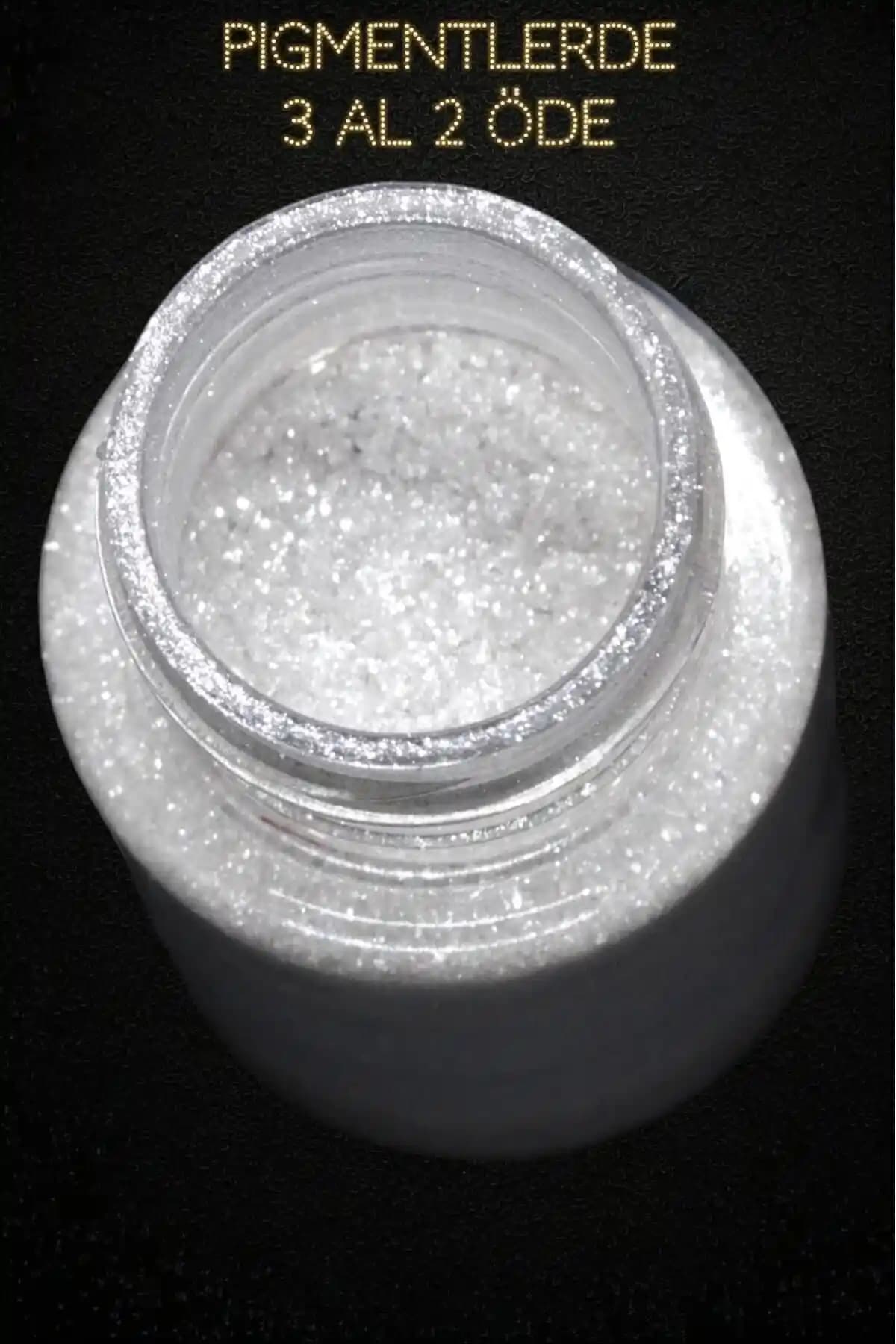 Wonderway Glammed Silver Pigment ile Göz Makyajında Parlak ve Çekici Görünüm Sağlama