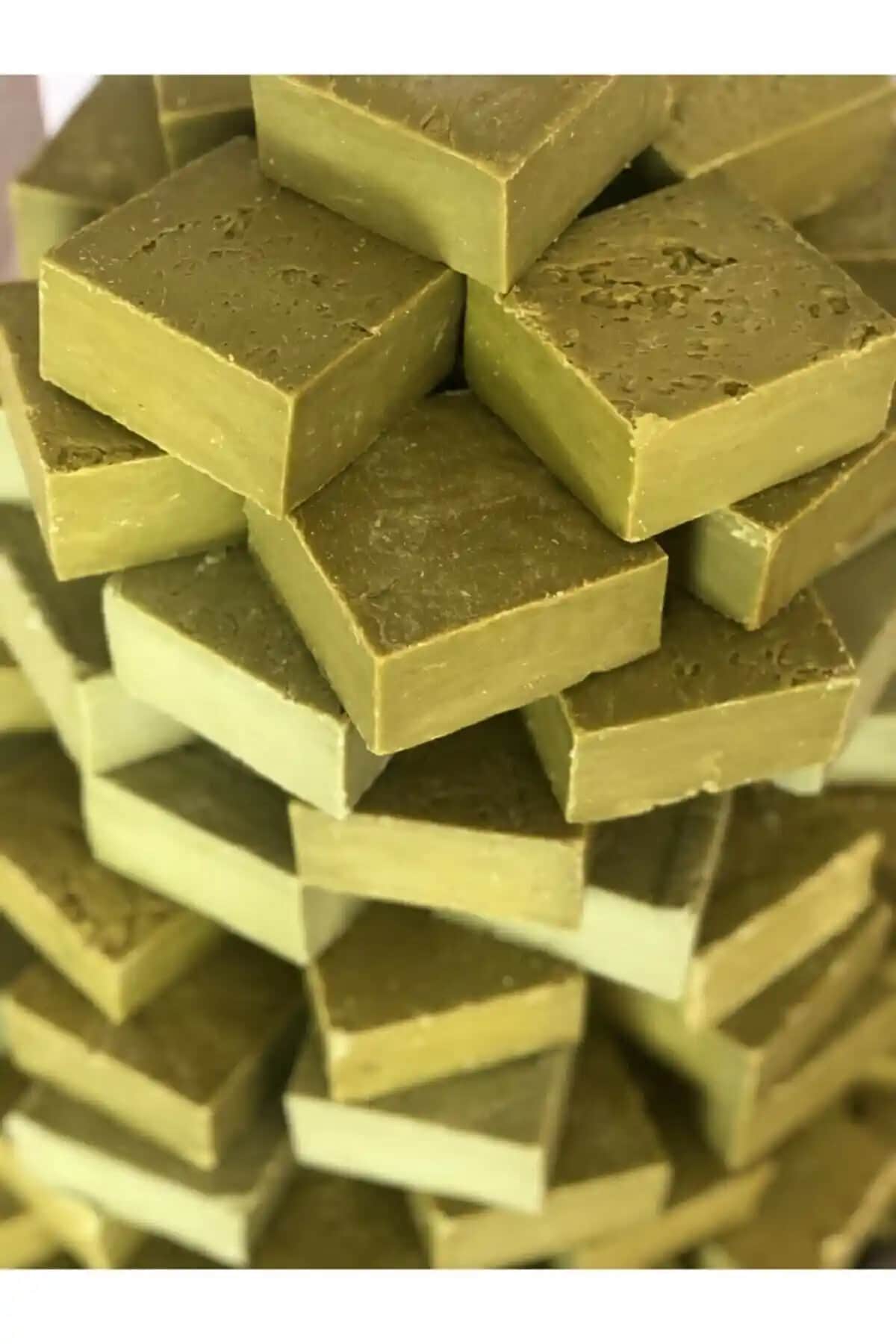 Aktarloji Hakiki Doğal Yeşil Bıttım Sabunu: Saç ve Cilt Sağlığı İçin Doğal Çözüm