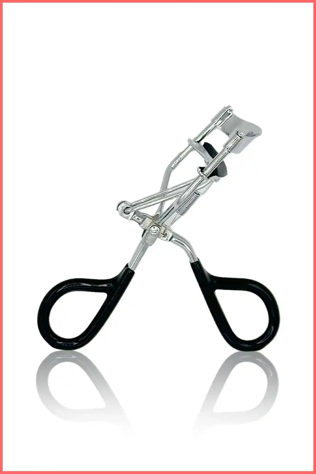 Yeni Well Kirpik Kıvırıcı: Doğal ve Uzun Süreli Kirpik Kıvırma İmkanı Sunan Makyaj Aksesuarı