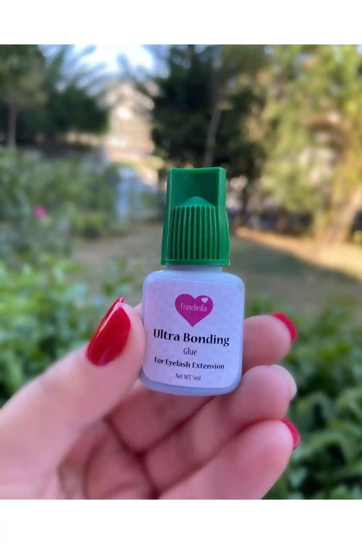 Francheska Ultra Bonding ve Master Lashes Kirpik Yapıştırıcıları Karşılaştırması