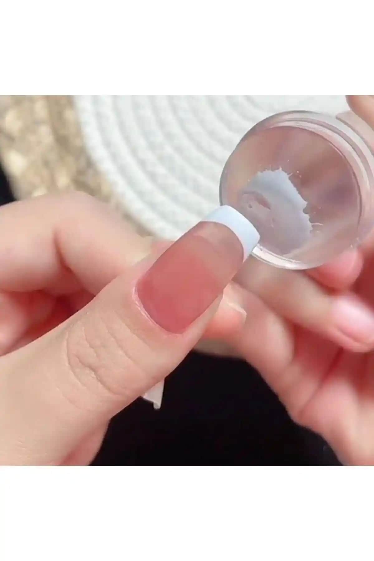 Naque Tırnak Baskı Seti ile Evde Profesyonel Görünümlü Manikür Deneyimi