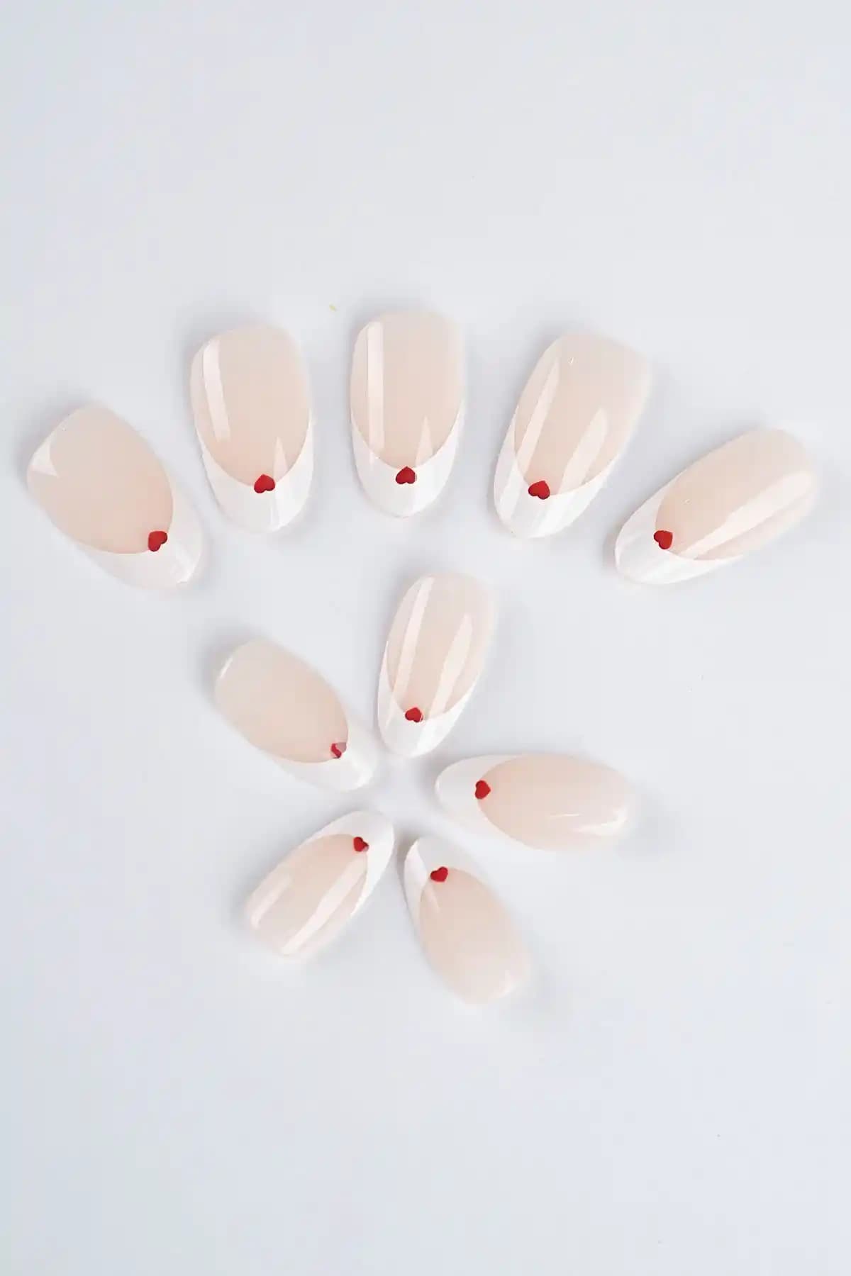 POP Beauty Takma Tırnak Seti ve Zararsız Yapıştırıcı ile Estetik ve Sağlıklı Bakım