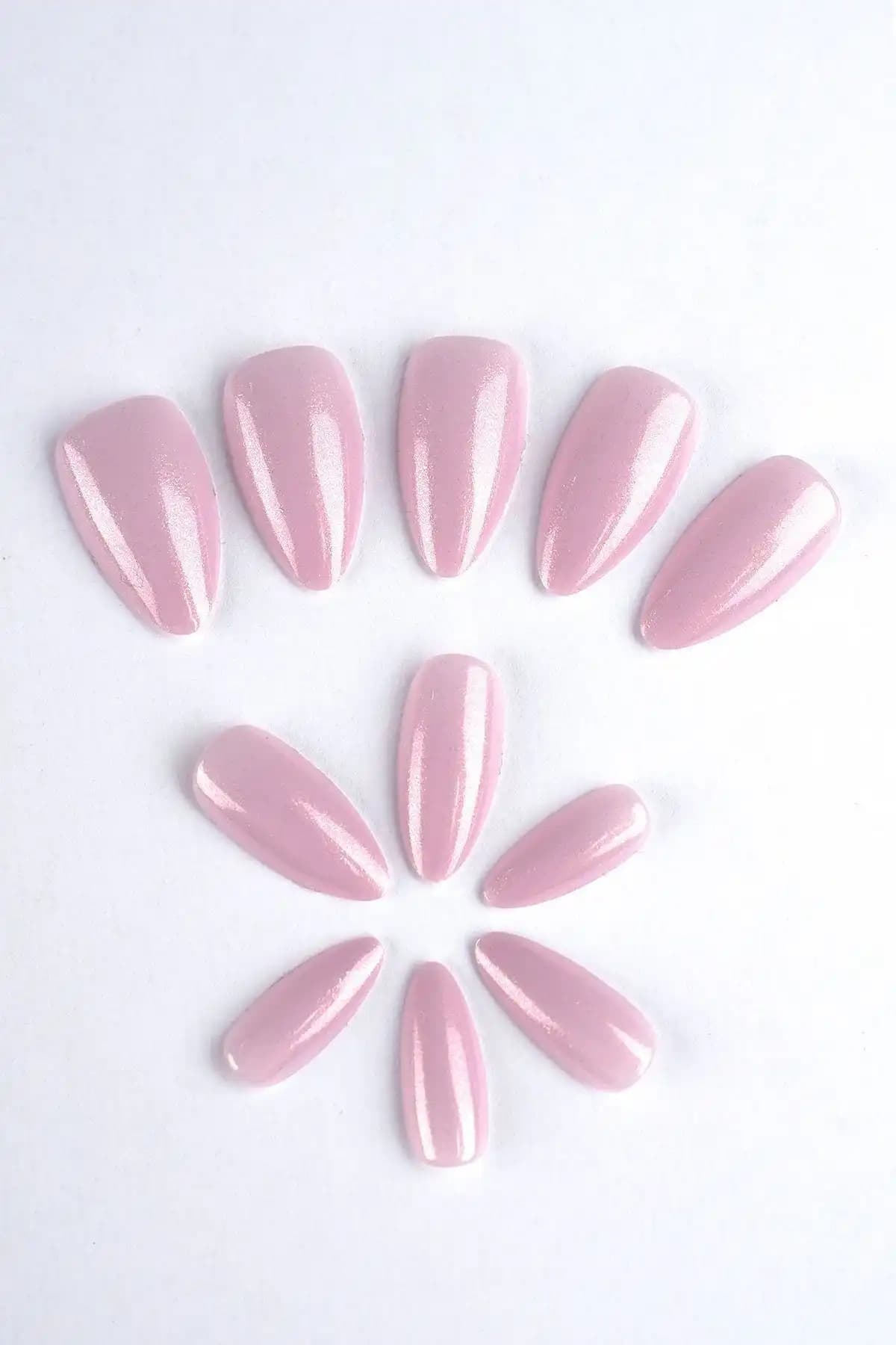 POP Beauty Takma Tırnak Seti ve Zararsız Yapıştırıcı ile Şık ve Pratik Tırnaklar