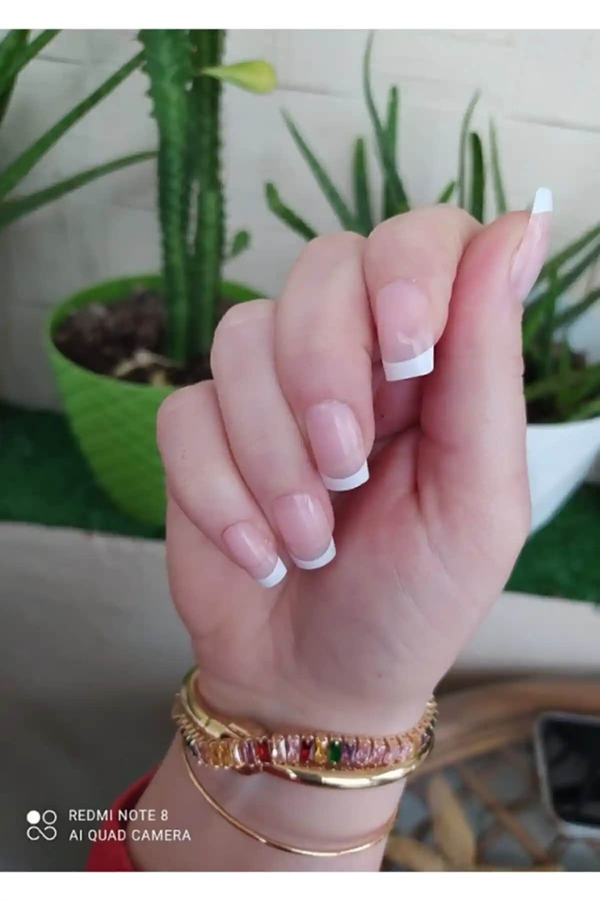 SHUSHU 12 Li Takma Tırnak Kaliteli ve Doğal Görünüm Sunan Pratik Çözüm