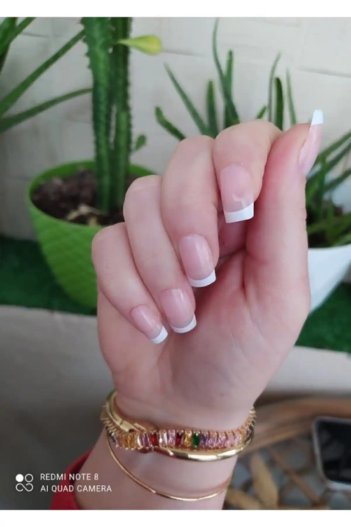 SHUSHU 12 Li Takma Tırnak Kaliteli ve Doğal Görünüm Sunan Pratik Çözüm