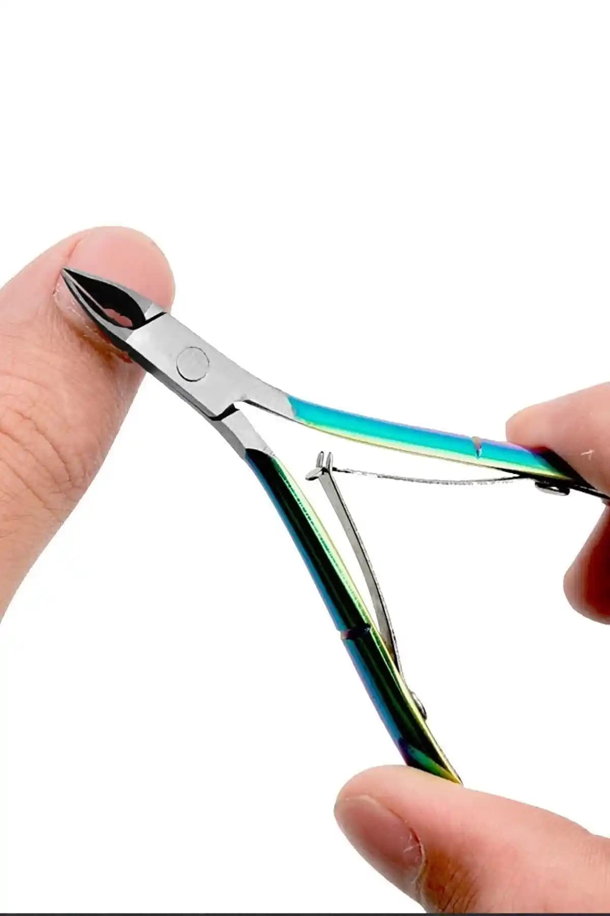 Tırnak Eti Pensi Karşılaştırması: Francheska Solıngen ve MOZIUR P-105 Ürünlerinin Özellikleri