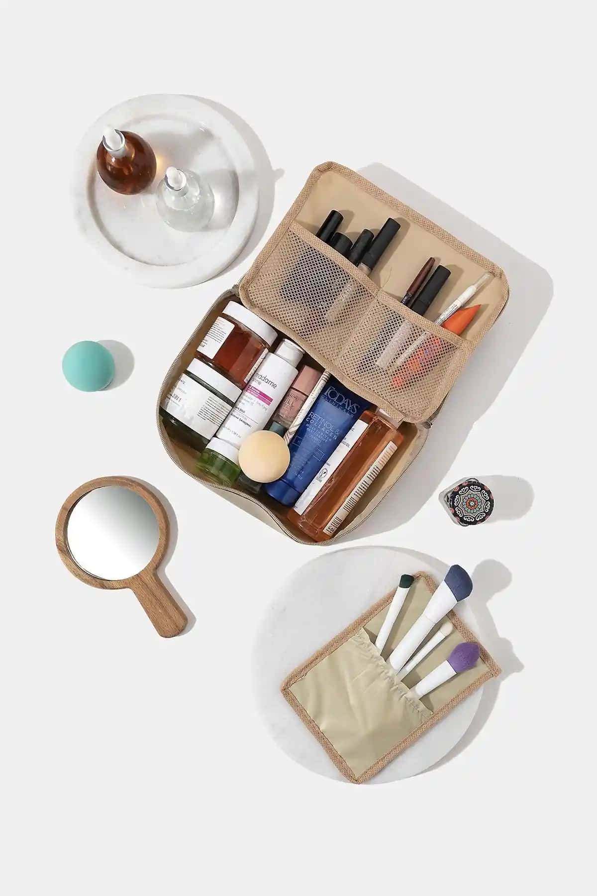 Pharma Acqua Krem Çok Amaçlı ve Şık Makyaj Çantası Günlük ve Seyahat Kullanımı İçin