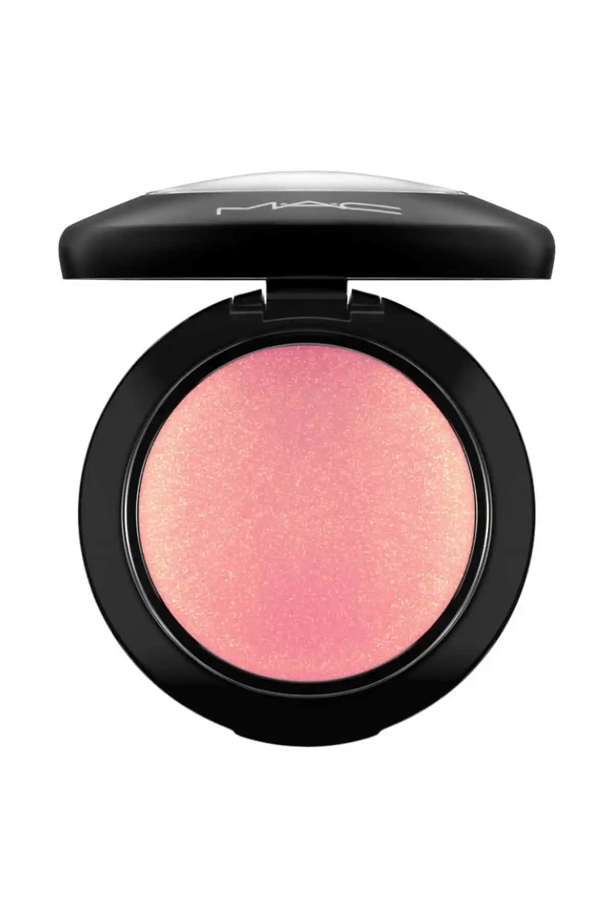 Mac Işıltılı Bitişli Pudra Allık ve Revolution Reloaded Blush Karşılaştırması