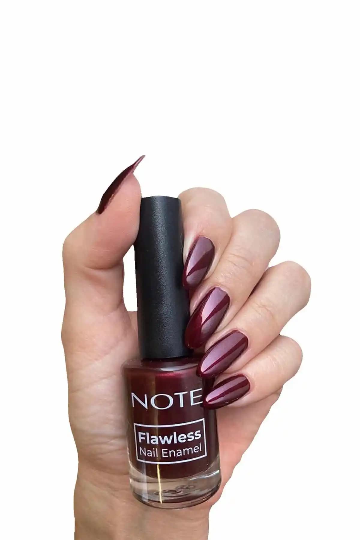 Note Cosmetics Nail Flawless Oje 104 Garnet Kırmızı Parlak ve Kalıcı Tırnak Rengi