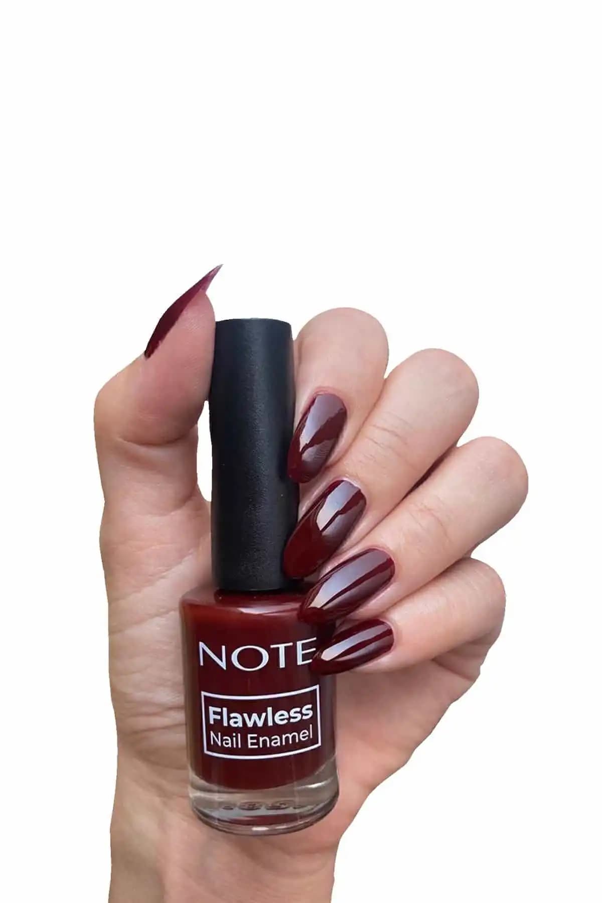 Note Cosmetics Nail Flawless Oje 107 Burgundy Kırmızı, Yüksek Parlaklık ve Tek Kat Kapama Özelliği ile