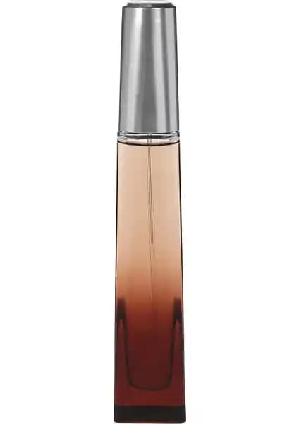 Avon Surrender For Him Erkek Parfümü 50 ml Odunsu ve Baharatlı Kalıcı Koku